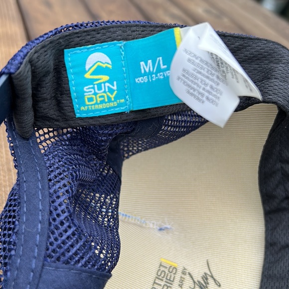 Nearly New Barn Owl Trucker Hat Kids or Small adult - Picture 4 of 4